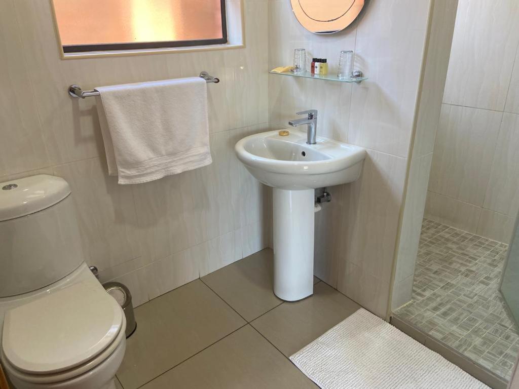 Botleng Guest House Boqate ภายนอก รูปภาพ